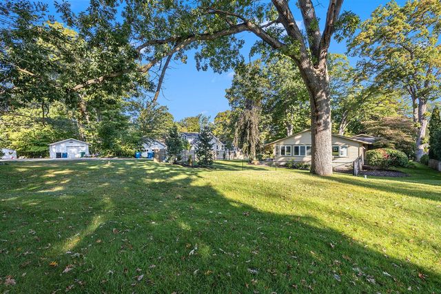 541 Mason Street, Saugatuck, MI 49453