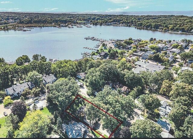 541 Mason Street, Saugatuck, MI 49453
