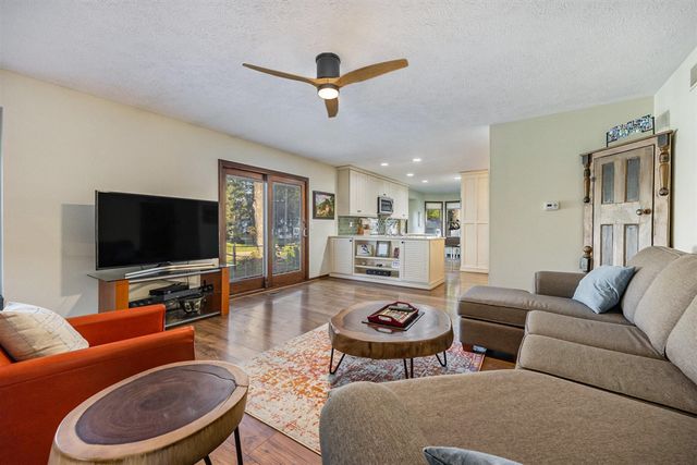 541 Mason Street, Saugatuck, MI 49453