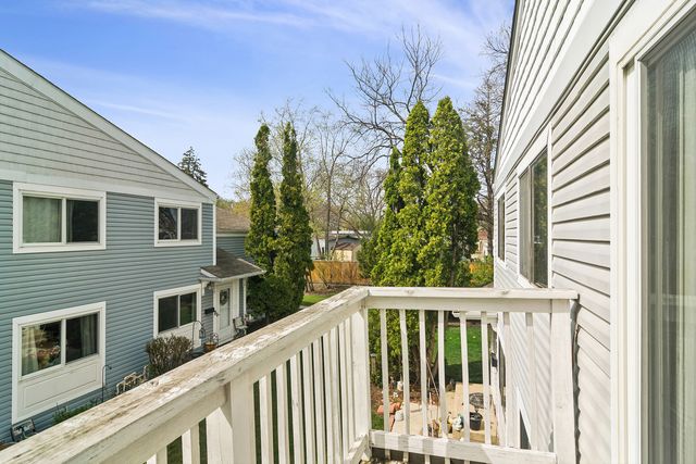 872 Cambridge Place 126D, Wheeling, IL 60090