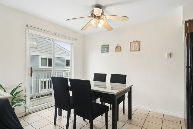 872 Cambridge Place 126D, Wheeling, IL 60090