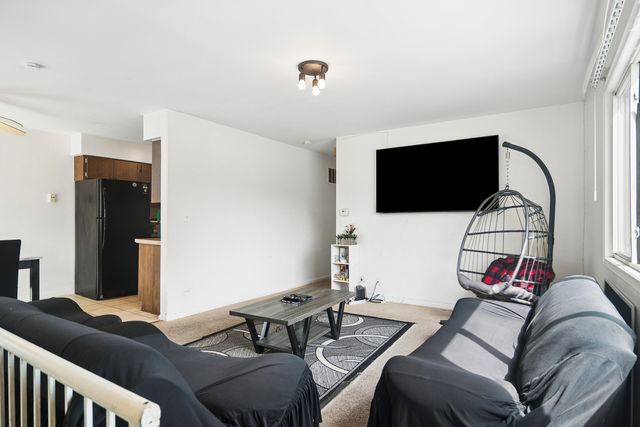 872 Cambridge Place 126D, Wheeling, IL 60090