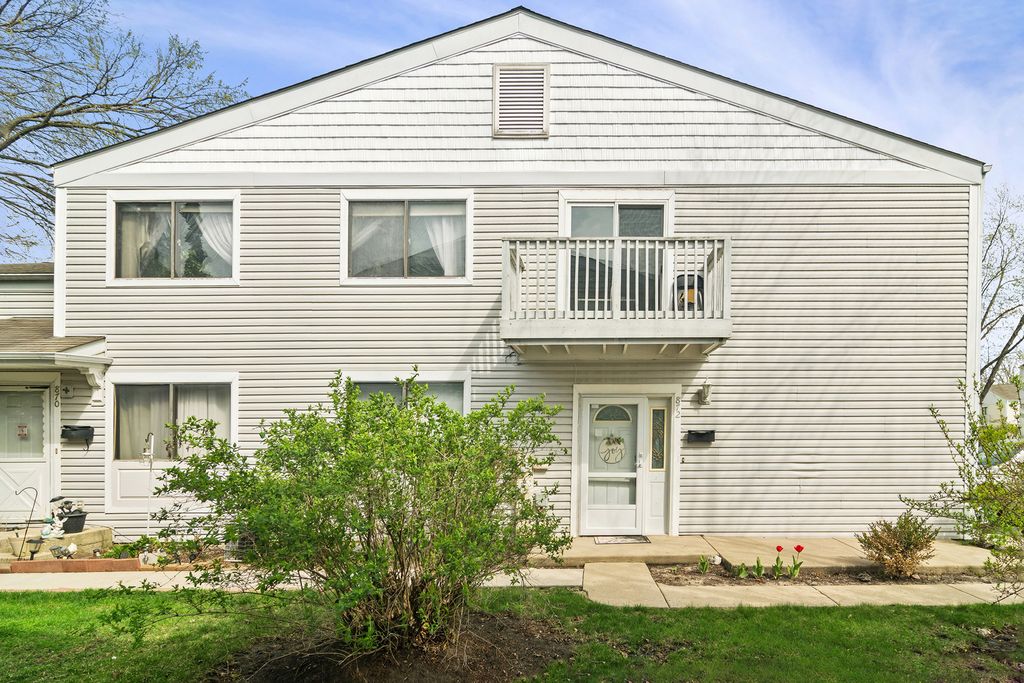 872 Cambridge Place 126D, Wheeling, IL 60090