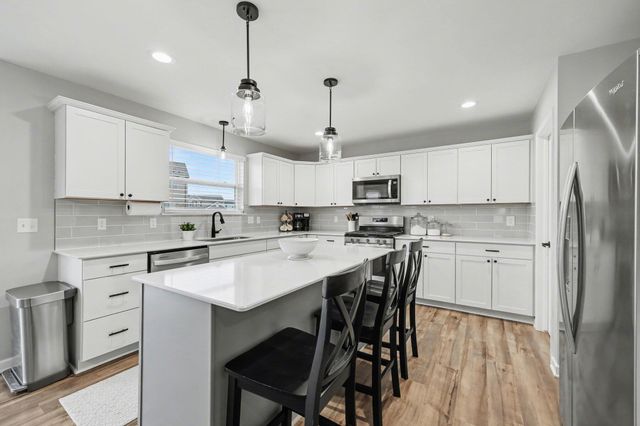 48736 Carnegie Way, Macomb Twp, MI 48042