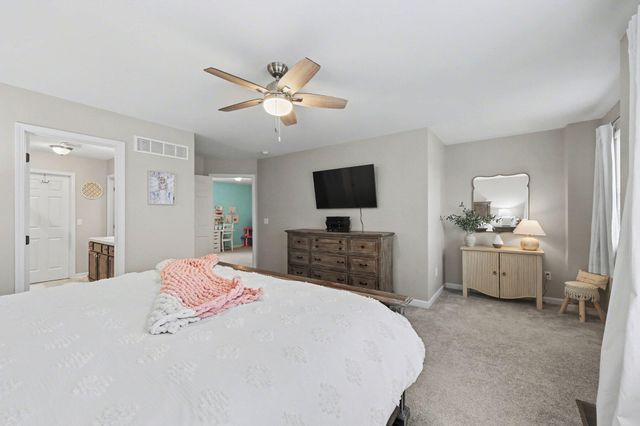 48736 Carnegie Way, Macomb Twp, MI 48042