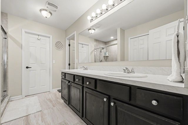 48736 Carnegie Way, Macomb Twp, MI 48042