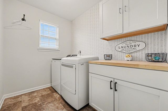 48736 Carnegie Way, Macomb Twp, MI 48042