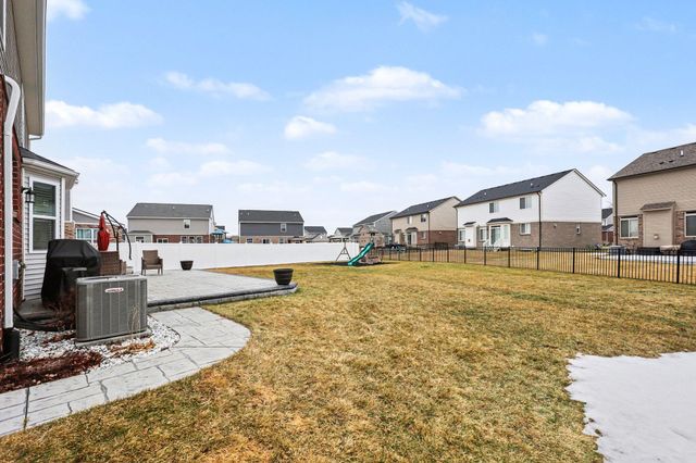 48736 Carnegie Way, Macomb Twp, MI 48042