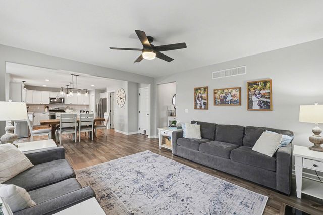 48736 Carnegie Way, Macomb Twp, MI 48042