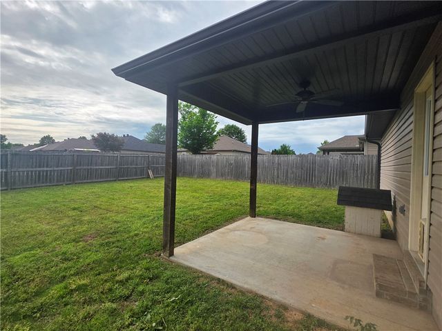 2410 S 11th Place, Rogers, AR 72758