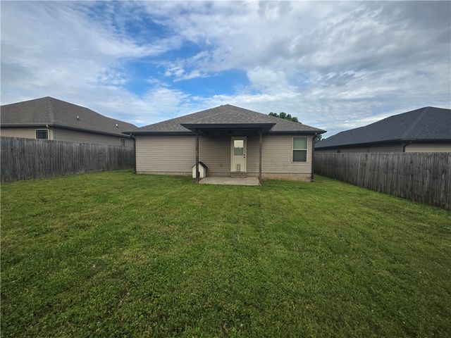 2410 S 11th Place, Rogers, AR 72758