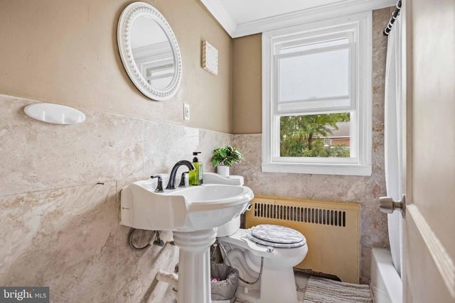 2016 MORELAND RD, Abington, PA 19001