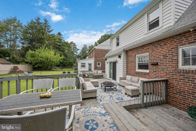 2016 MORELAND RD, Abington, PA 19001