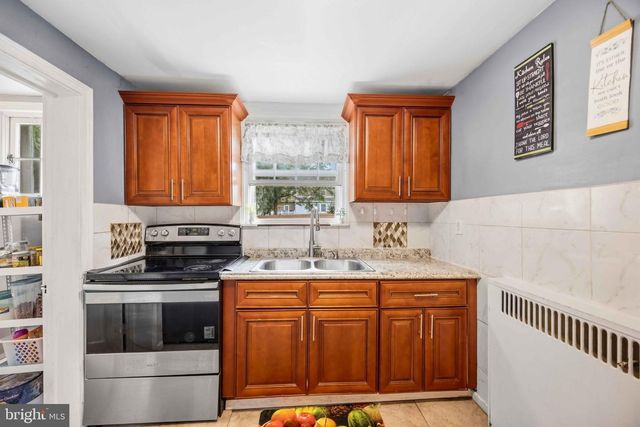 2016 MORELAND RD, Abington, PA 19001