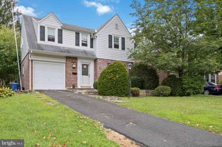 2016 MORELAND RD, Abington, PA 19001