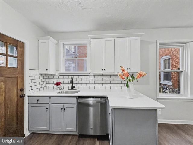 596 N PLUM ST, Lancaster, PA 17602