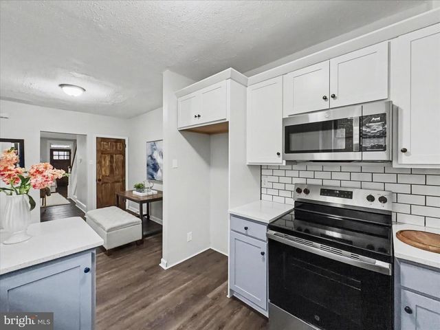 596 N PLUM ST, Lancaster, PA 17602