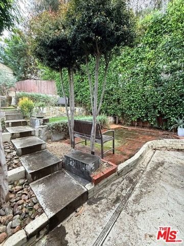 1274 West Boulevard, Los Angeles, CA 90019