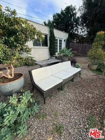 1274 West Boulevard, Los Angeles, CA 90019