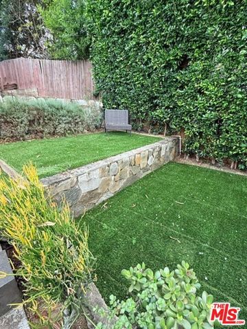 1274 West Boulevard, Los Angeles, CA 90019