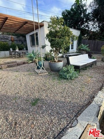 1274 West Boulevard, Los Angeles, CA 90019