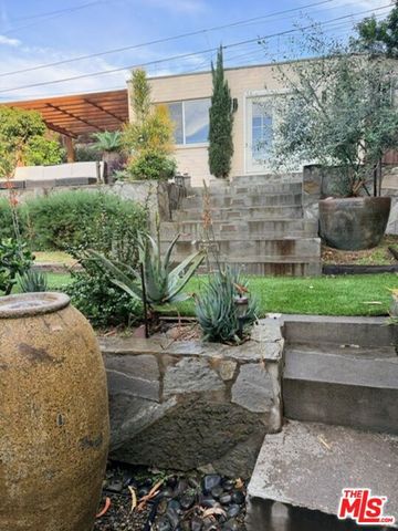 1274 West Boulevard, Los Angeles, CA 90019