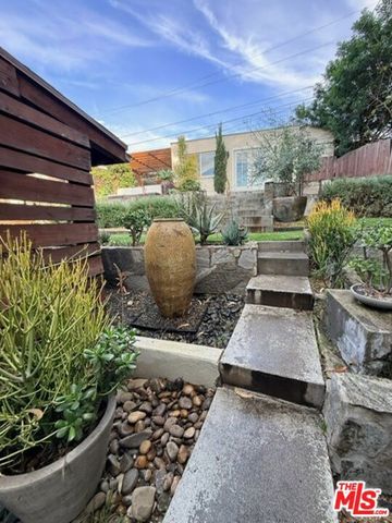 1274 West Boulevard, Los Angeles, CA 90019