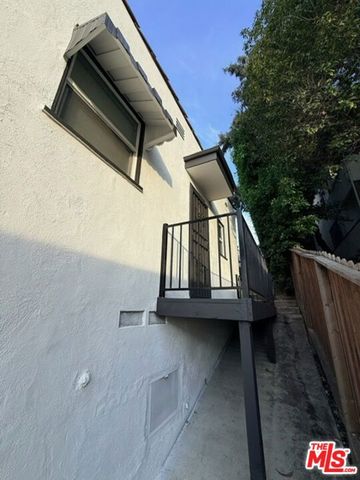 1274 West Boulevard, Los Angeles, CA 90019