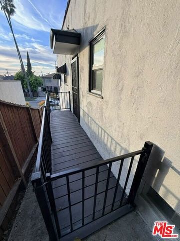 1274 West Boulevard, Los Angeles, CA 90019