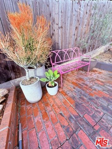 1274 West Boulevard, Los Angeles, CA 90019