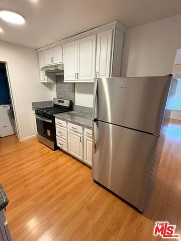 1274 West Boulevard, Los Angeles, CA 90019