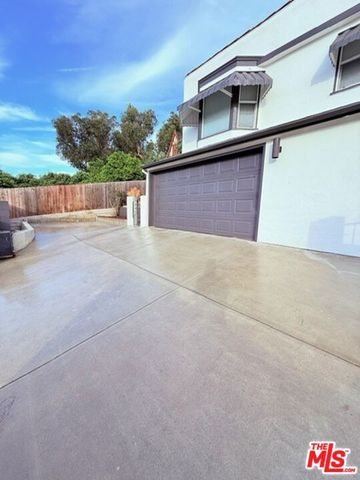 1274 West Boulevard, Los Angeles, CA 90019