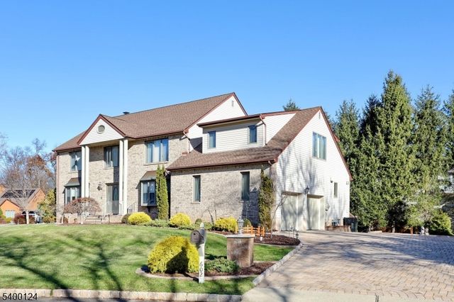 602 Mill Run, Paramus Boro, NJ 07652