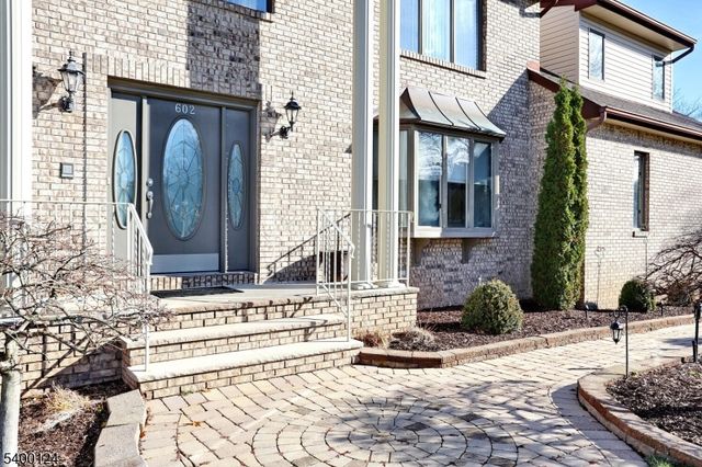 602 Mill Run, Paramus Boro, NJ 07652