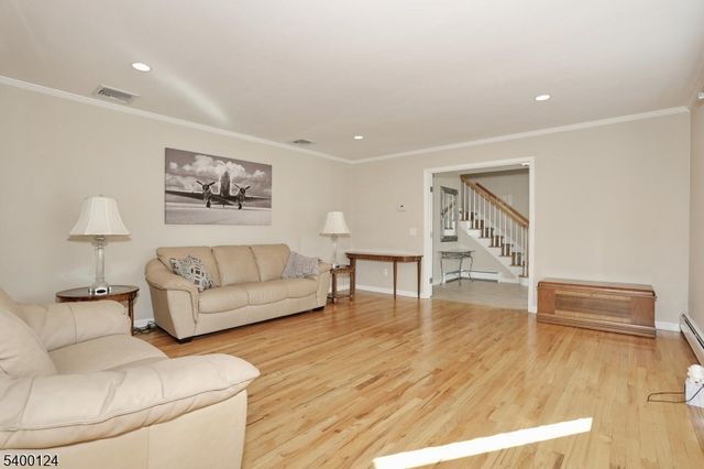 602 Mill Run, Paramus Boro, NJ 07652