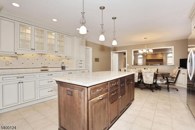 602 Mill Run, Paramus Boro, NJ 07652