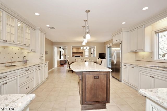 602 Mill Run, Paramus Boro, NJ 07652