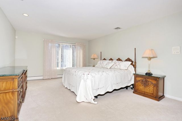 602 Mill Run, Paramus Boro, NJ 07652