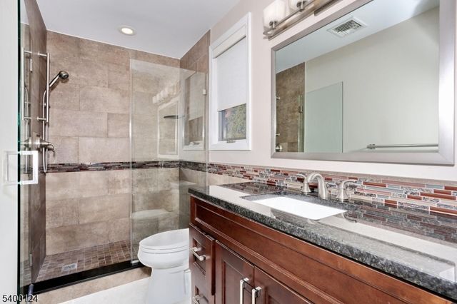 602 Mill Run, Paramus Boro, NJ 07652