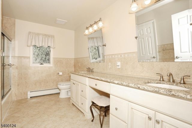 602 Mill Run, Paramus Boro, NJ 07652