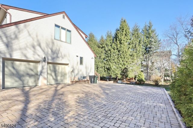 602 Mill Run, Paramus Boro, NJ 07652