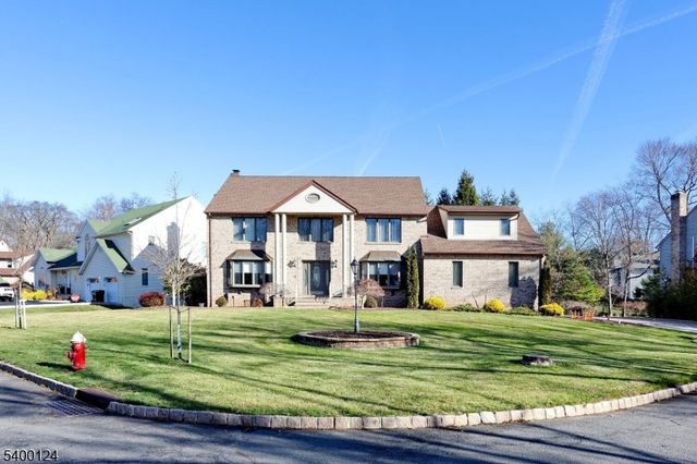 602 Mill Run, Paramus Boro, NJ 07652
