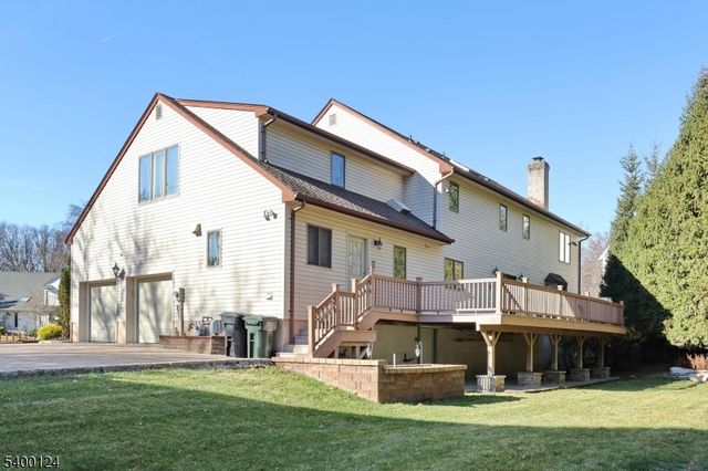 602 Mill Run, Paramus Boro, NJ 07652