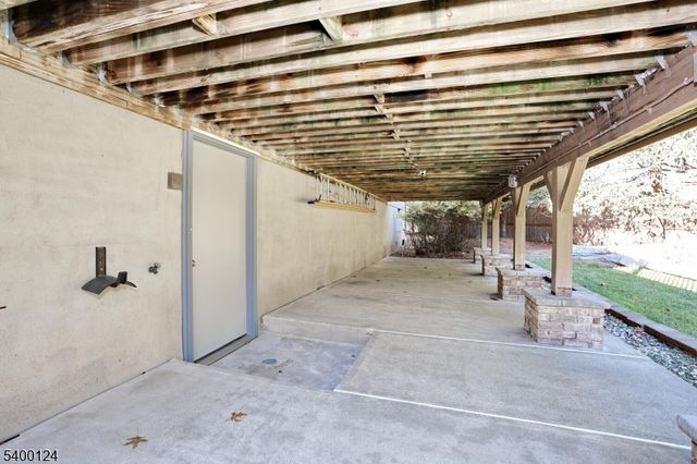 602 Mill Run, Paramus Boro, NJ 07652