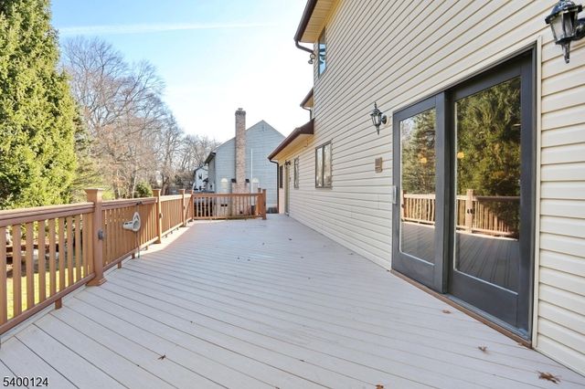 602 Mill Run, Paramus Boro, NJ 07652