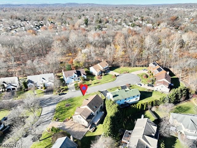 602 Mill Run, Paramus Boro, NJ 07652