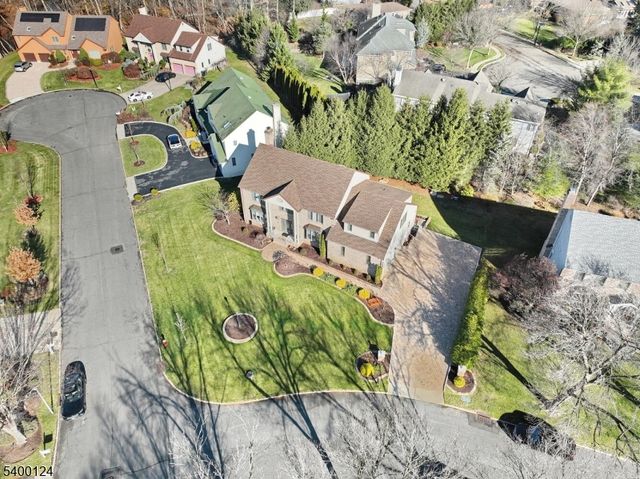 602 Mill Run, Paramus Boro, NJ 07652