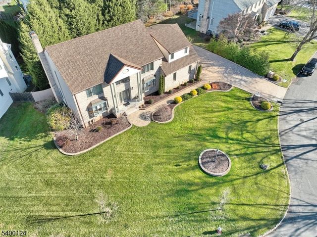 602 Mill Run, Paramus Boro, NJ 07652