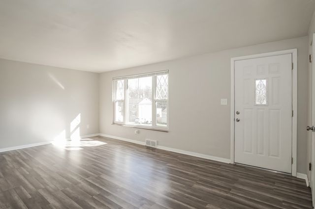 3530 Pinewood Dr, West Homestead, PA 15120