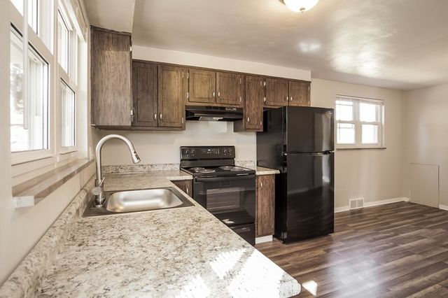 3530 Pinewood Dr, West Homestead, PA 15120